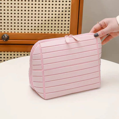 Meet The traveller bag