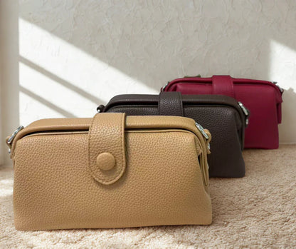 Lichi Kiss-Lock Pouch