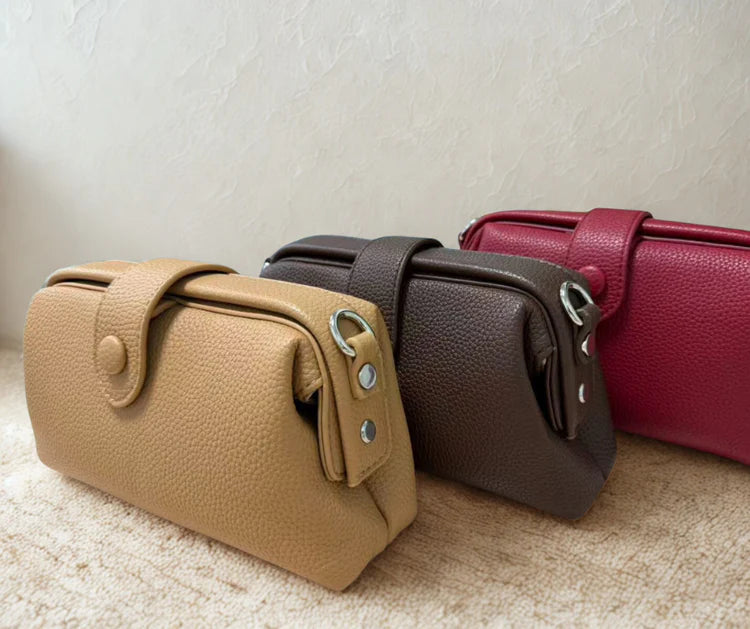 Lichi Kiss-Lock Pouch