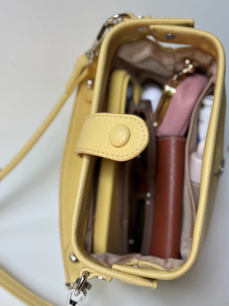 Lichi Kiss-Lock Pouch