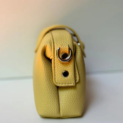 Lichi Kiss-Lock Pouch