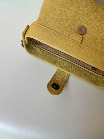 Lichi Kiss-Lock Pouch