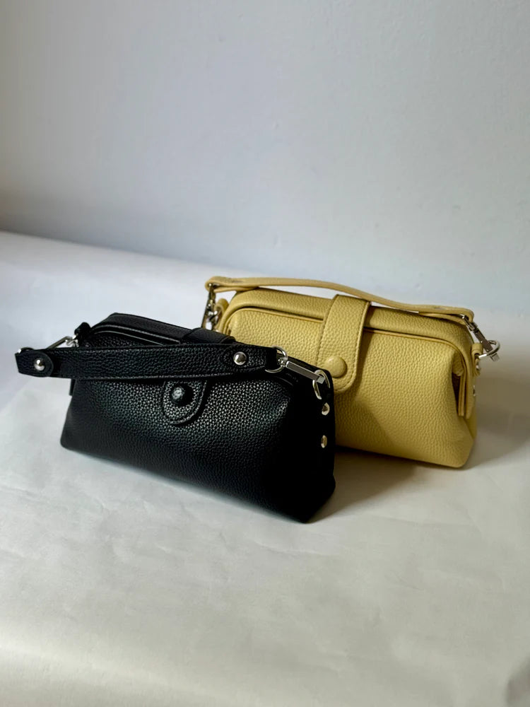 Lichi Kiss-Lock Pouch
