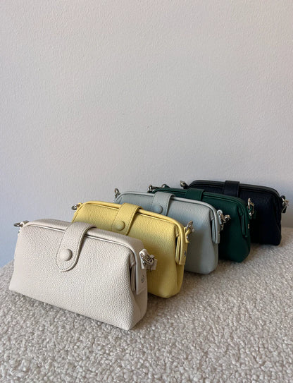 Lichi Kiss-Lock Pouch